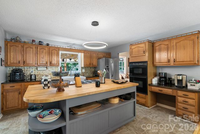 15 Forest Ridge Lane, Weaverville, NC 28787