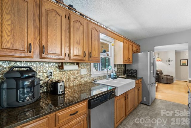 15 Forest Ridge Lane, Weaverville, NC 28787