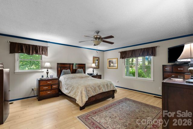 15 Forest Ridge Lane, Weaverville, NC 28787