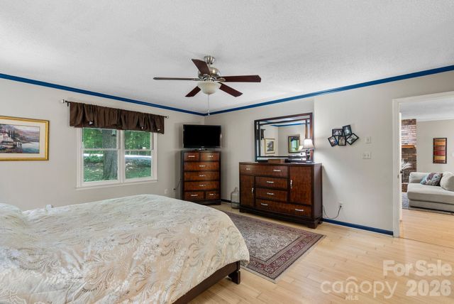 15 Forest Ridge Lane, Weaverville, NC 28787