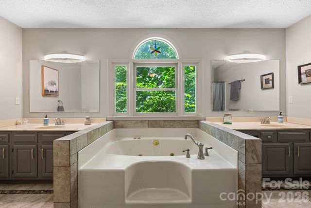 15 Forest Ridge Lane, Weaverville, NC 28787