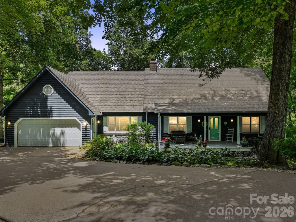 15 Forest Ridge Lane, Weaverville, NC 28787