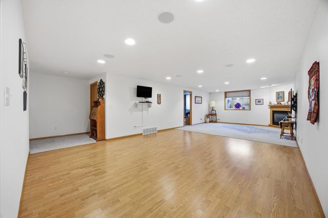 1102 46th Avenue N, Fargo, ND 58102