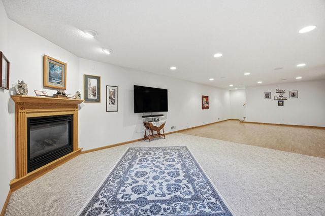 1102 46th Avenue N, Fargo, ND 58102