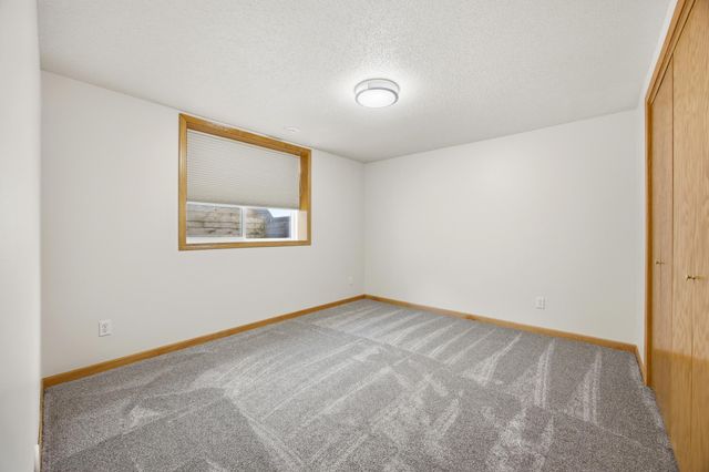 1102 46th Avenue N, Fargo, ND 58102