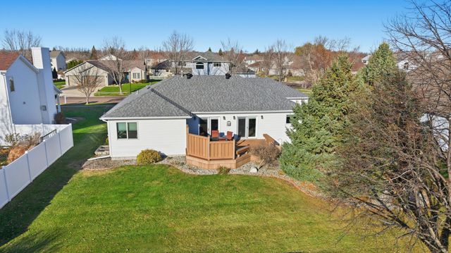 1102 46th Avenue N, Fargo, ND 58102