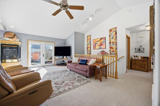 1102 46th Avenue N, Fargo, ND 58102