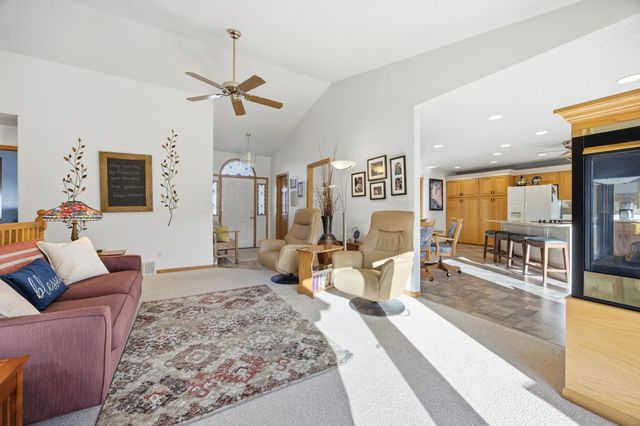 1102 46th Avenue N, Fargo, ND 58102