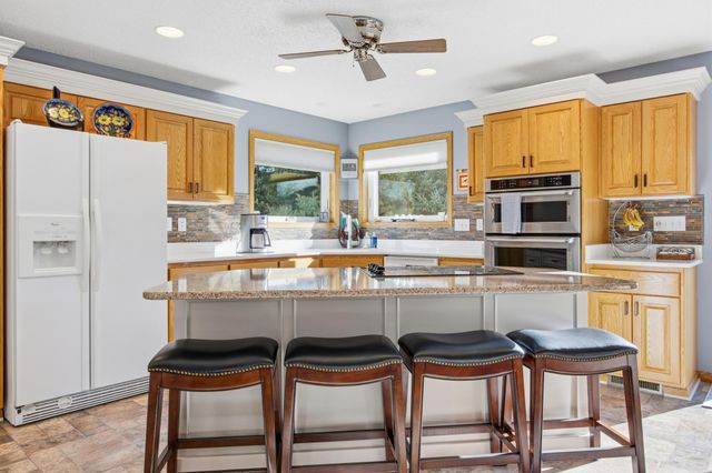 1102 46th Avenue N, Fargo, ND 58102