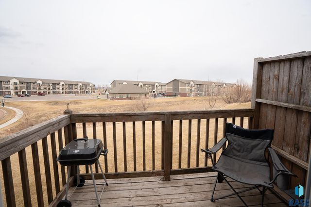 1313 N Hazel Pl Place, Sioux Falls, SD 57107