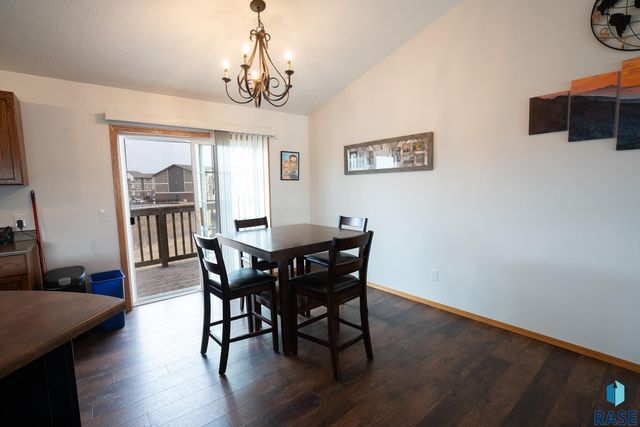 1313 N Hazel Pl Place, Sioux Falls, SD 57107