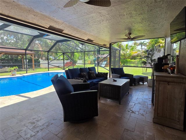 12201 NW 2nd Pl, Coral Springs, FL 33071