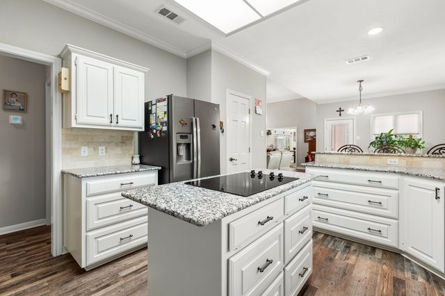 711 South Harrison Street, West, TX 76691