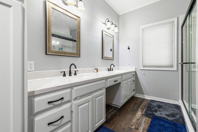 711 South Harrison Street, West, TX 76691