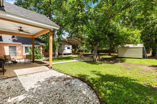 711 South Harrison Street, West, TX 76691