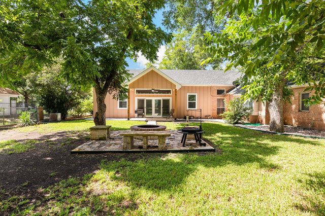 711 South Harrison Street, West, TX 76691