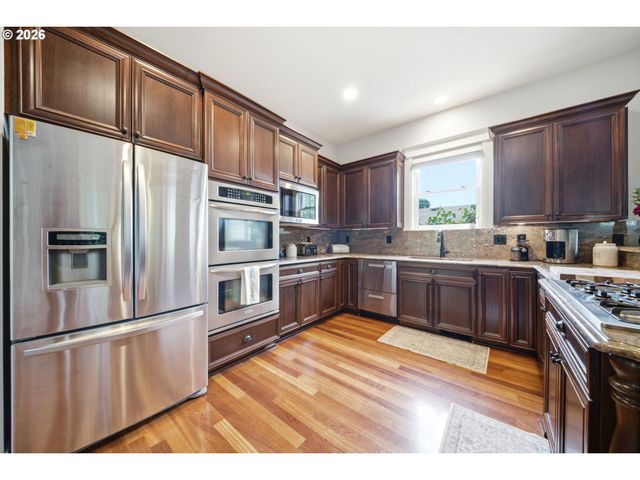 1115 Se MALL St, Portland, OR 97202