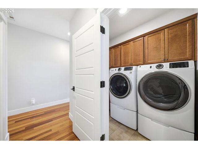 1115 Se MALL St, Portland, OR 97202
