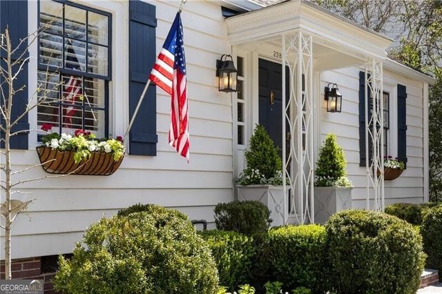 2389 Hurst Drive NE, Atlanta, GA 30305