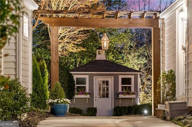 2389 Hurst Drive NE, Atlanta, GA 30305