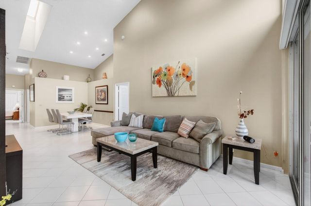 6143 Greenspointe Drive, Boynton Beach, FL 33437