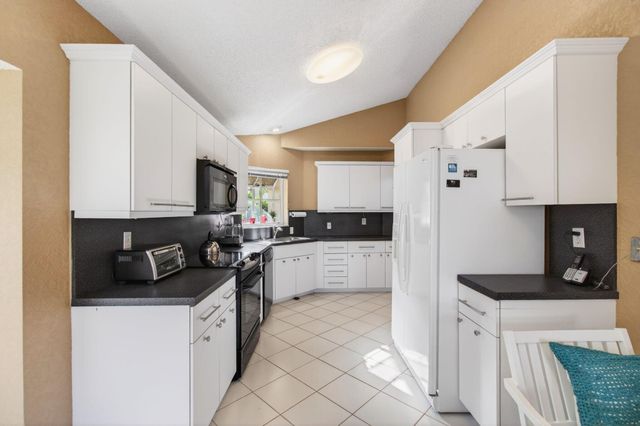 6143 Greenspointe Drive, Boynton Beach, FL 33437