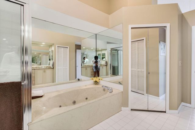 6143 Greenspointe Drive, Boynton Beach, FL 33437