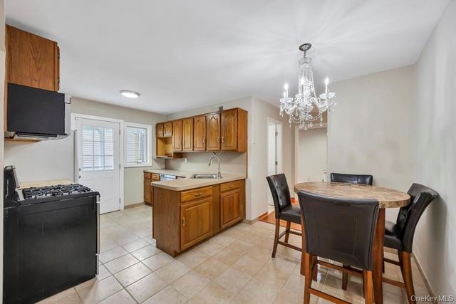 30 Andover Lane, Hicksville, NY 11801