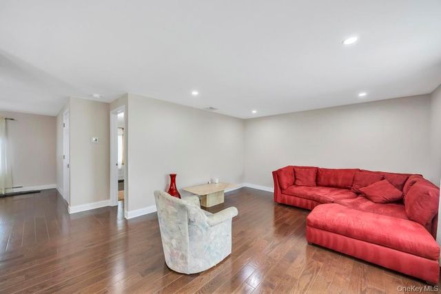 30 Andover Lane, Hicksville, NY 11801