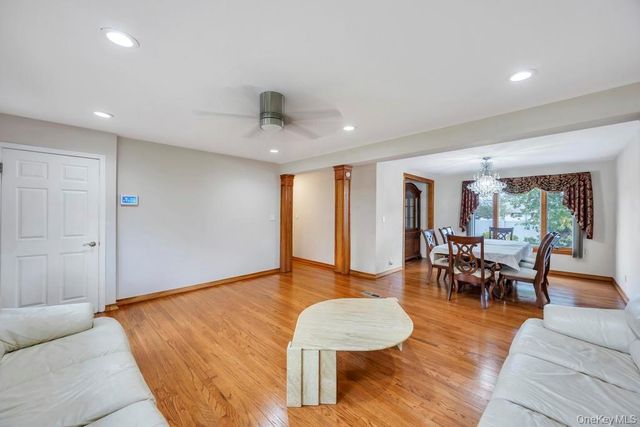 30 Andover Lane, Hicksville, NY 11801