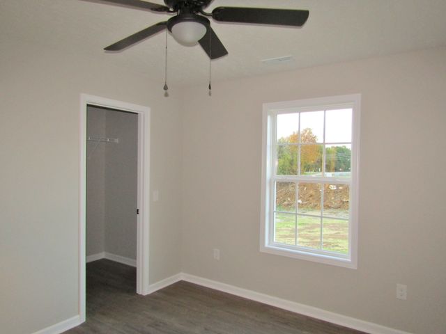 1600 Larry Dospil Dr, Lewisburg, TN 37091