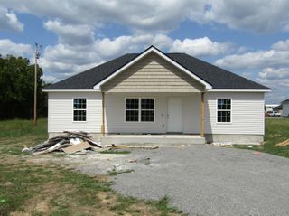 1600 Larry Dospil Dr, Lewisburg, TN 37091