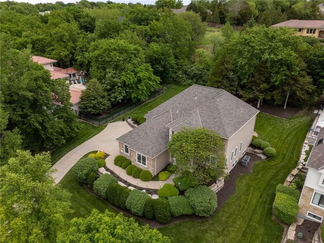 1606 Burning Tree Drive, Lawrence, KS 66047