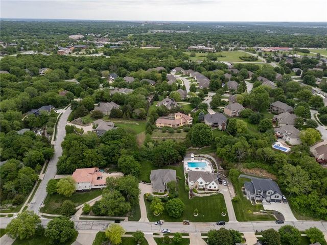 1606 Burning Tree Drive, Lawrence, KS 66047