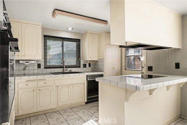 1343 E Fernrock, Carson, CA 90746