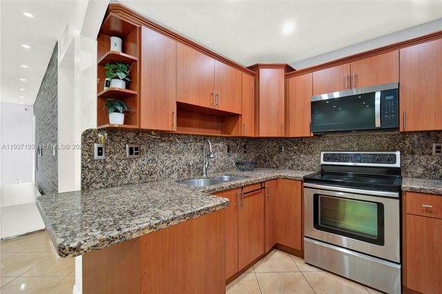 5665 W 20th Avenue 415, Hialeah, FL 33012