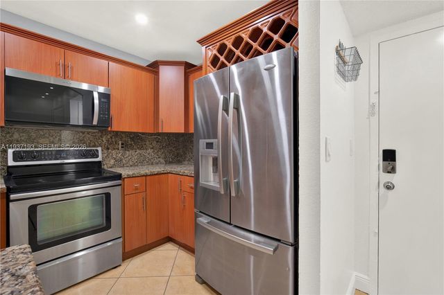 5665 W 20th Avenue 415, Hialeah, FL 33012