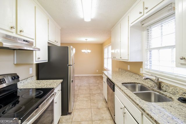 3338 Mansfield Lane, Snellville, GA 30039