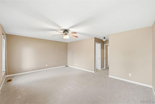 16083 Meadow Oak Drive, Chesterfield, MO 63017