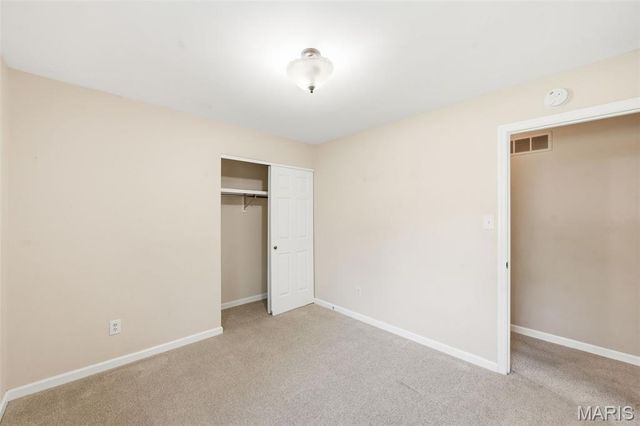 16083 Meadow Oak Drive, Chesterfield, MO 63017