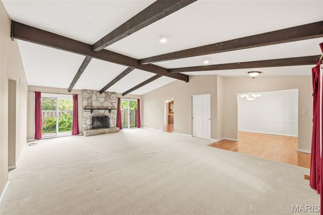 16083 Meadow Oak Drive, Chesterfield, MO 63017