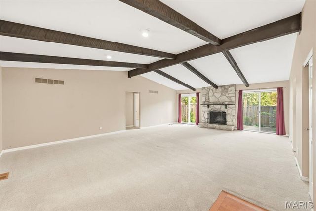 16083 Meadow Oak Drive, Chesterfield, MO 63017