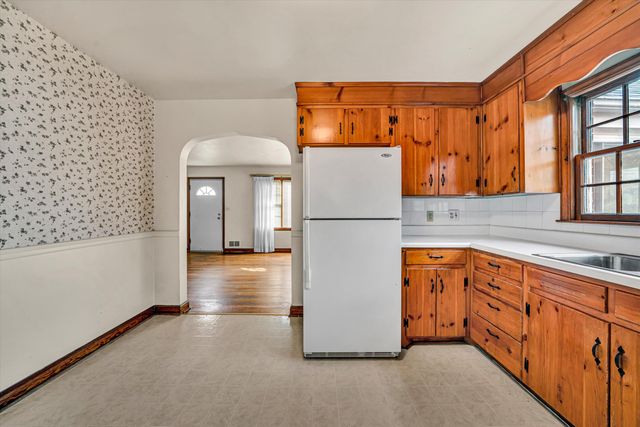 919 LOGAN ST, Salem, VA 24153