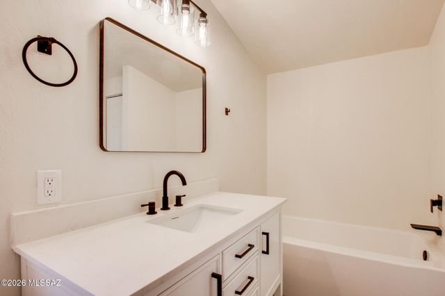 14303 W Rolina Lane, Tucson, AZ 85736