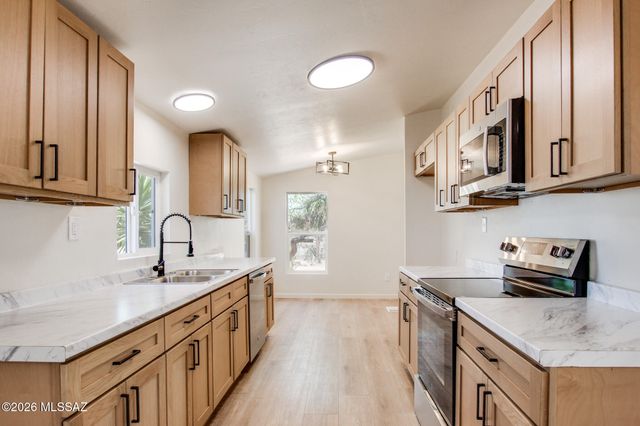 14303 W Rolina Lane, Tucson, AZ 85736