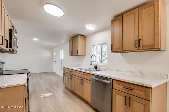 14303 W Rolina Lane, Tucson, AZ 85736