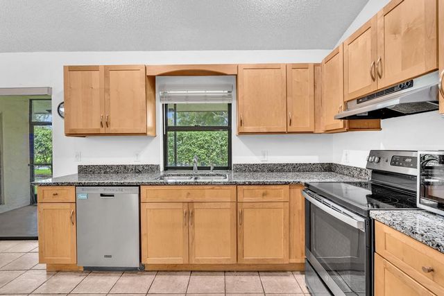 425 Shadow Wood Lane, Coral Springs, FL 33071
