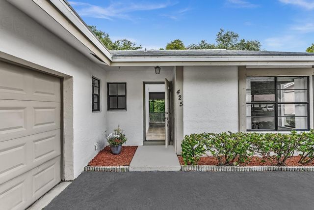 425 Shadow Wood Lane, Coral Springs, FL 33071