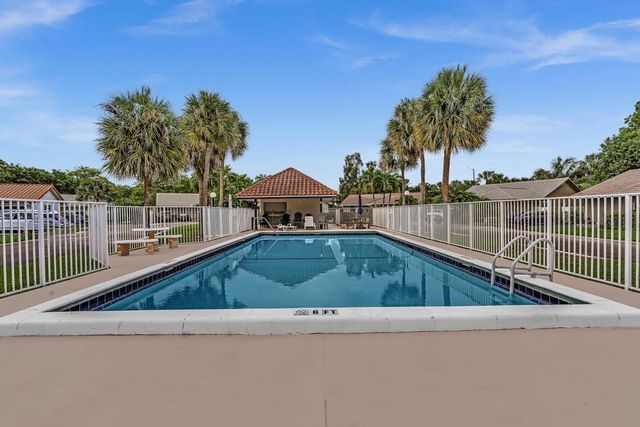 425 Shadow Wood Lane, Coral Springs, FL 33071
