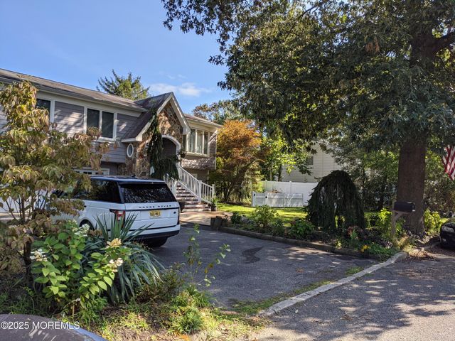 23 Layton Avenue, Pine Beach, NJ 08741